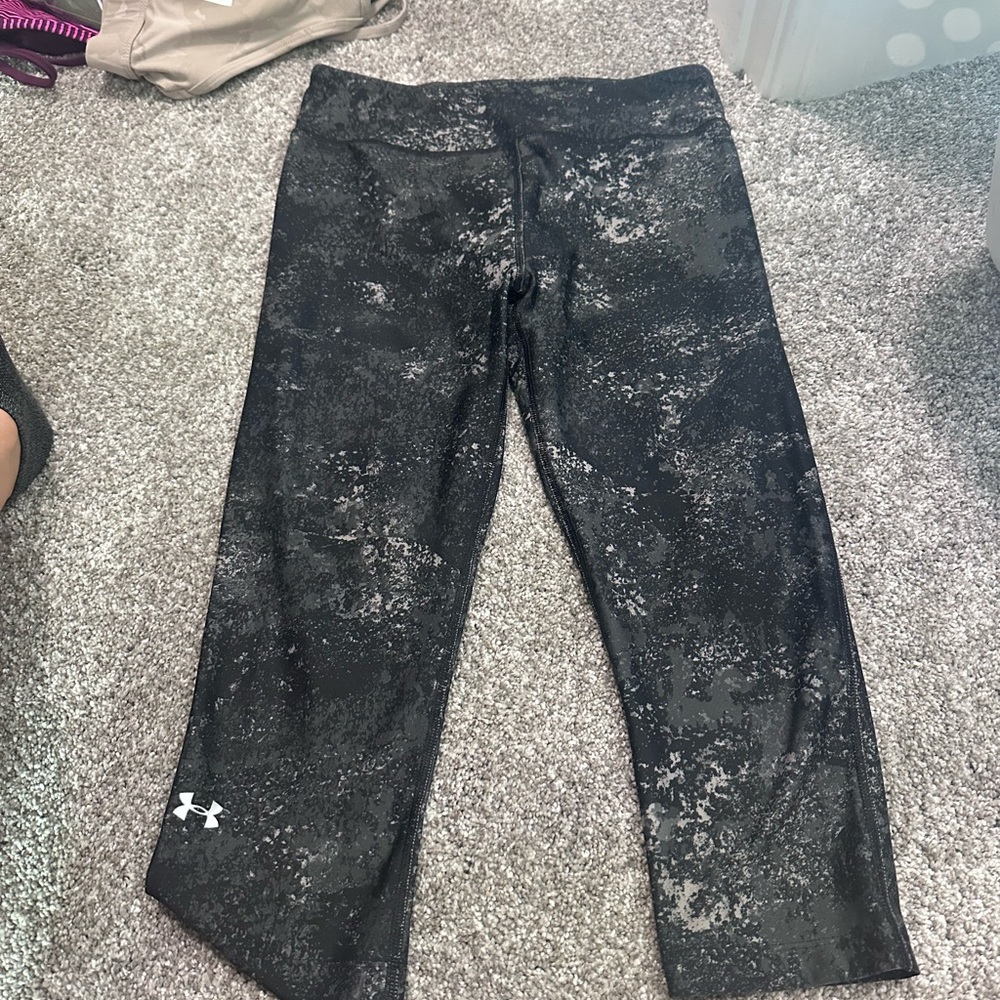 ✨ Under Armour Crop Leggings ✨